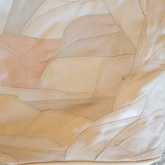 GUC cream and neutral tones Leather Handbag - Picture 2 of 5